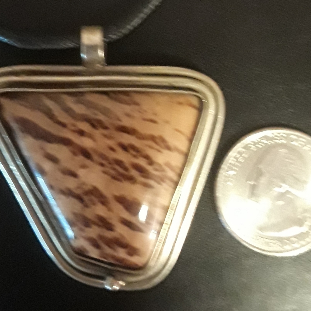 Leopard Necklace - Picture 2 of 2